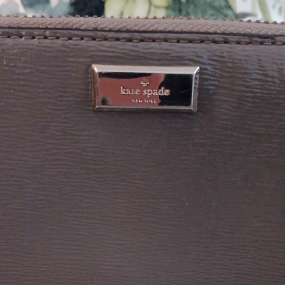 Kate Spade Gray Wallet